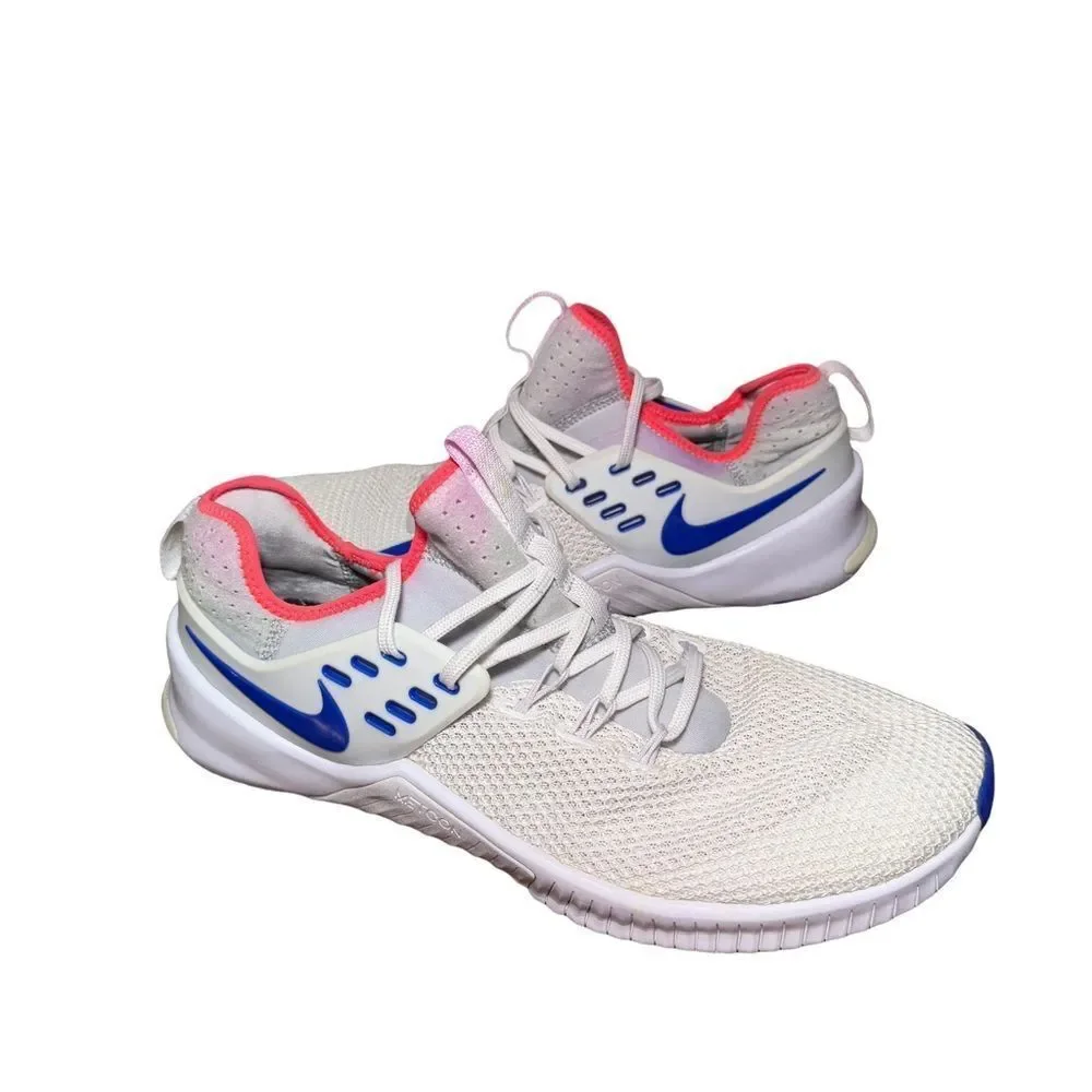 Nike free Metcon White Mesh Sneaker with Blue Swoosh and Pink Collar size 12